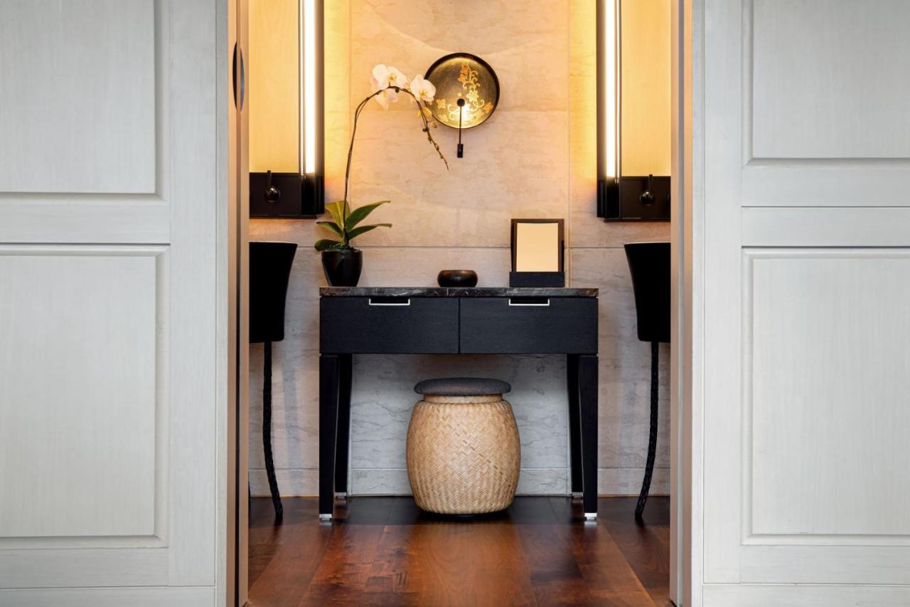 The Ruma Hotel And Residences Kuala Lumpur Exterior photo A console table